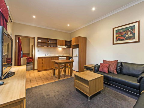 Comfort Inn & Suites Sombrero - Redcliffe Tourism 2