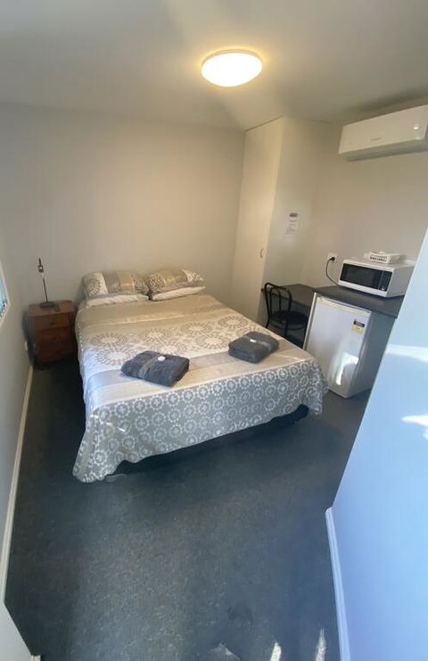 Commercial Hotel Curlewis - Redcliffe Tourism 3