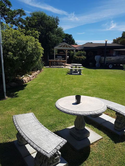 Coorrabin Motor Inn - Redcliffe Tourism 1