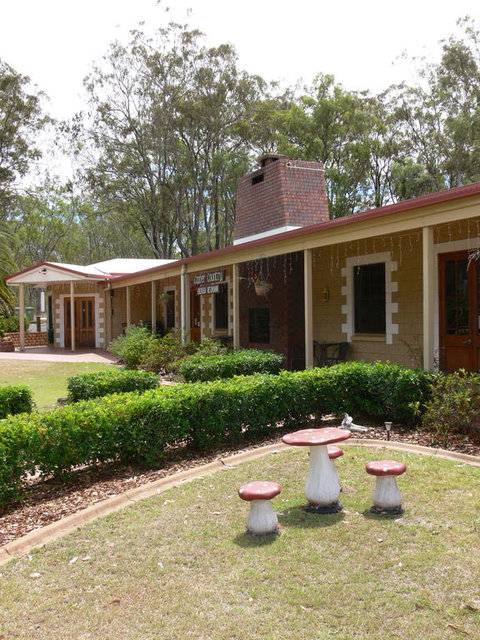 Copper Country Motor Inn & Restaurant - Redcliffe Tourism 3