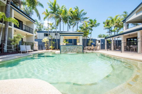 Coral Cay Resort - Redcliffe Tourism 0