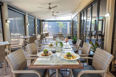 Coral Cay Resort - Redcliffe Tourism 1