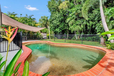 Coral Sea Holiday House - Redcliffe Tourism 0