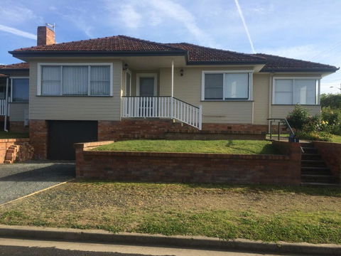 Costa Park Cottage Ena - Armidale - Redcliffe Tourism 0