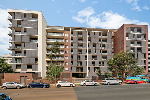 Cosy 3BR Penthouse Close To Westfield And Train - Redcliffe Tourism 1