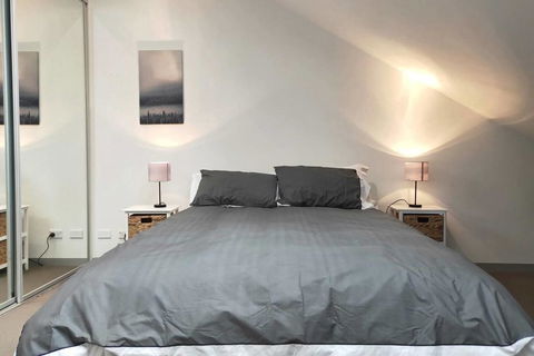 Cosy Modern Apartment In Brunswick - Redcliffe Tourism 2