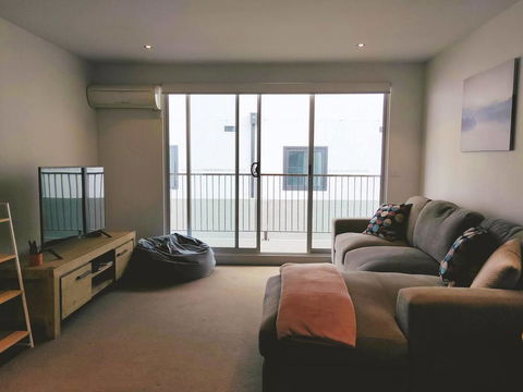 Cosy Modern Apartment In Brunswick - Redcliffe Tourism 0