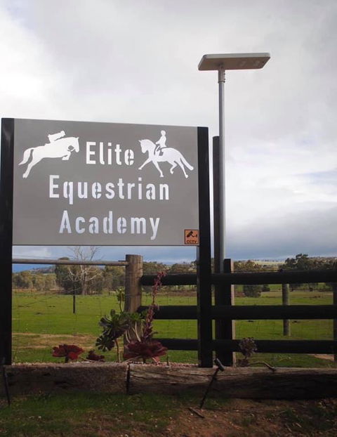 Cottage Equus - Redcliffe Tourism 3