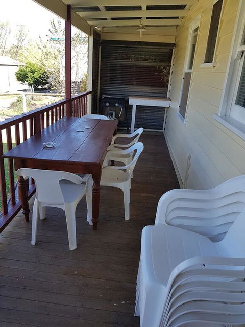 Cottage On Main - Redcliffe Tourism 3