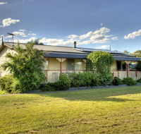 Cottages on Lovedale - Redcliffe Tourism