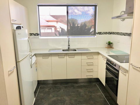 Country Apartments - Redcliffe Tourism 3