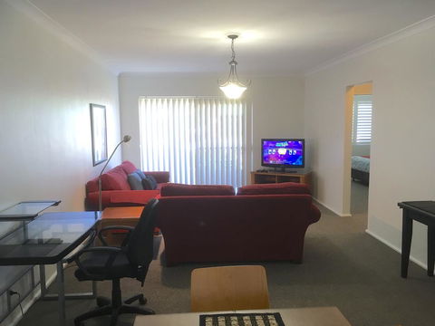 Country Apartments - Redcliffe Tourism 1