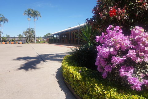 Country Ayr Motel And Breakfast - Redcliffe Tourism 3