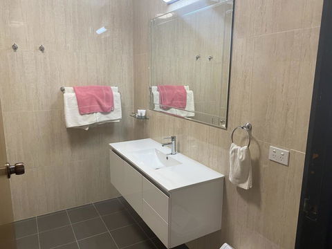 Country Plaza Halls Gap - Redcliffe Tourism 3
