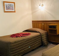 County Lodge Motor Inn - Redcliffe Tourism