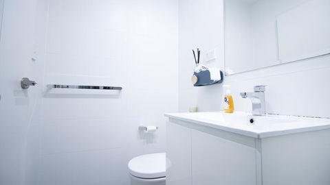Cozy Apartments Near Burwood Train Station - Redcliffe Tourism 1