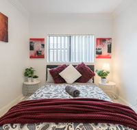 Cozy Duplex Home 3 Bdrms 1 Bath Sleeps 6 - Redcliffe Tourism