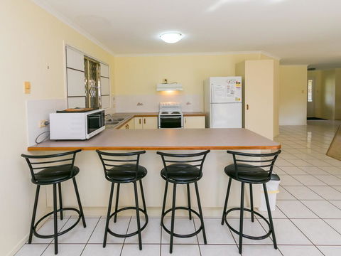 Cozy Family Holiday House - Redcliffe Tourism 0