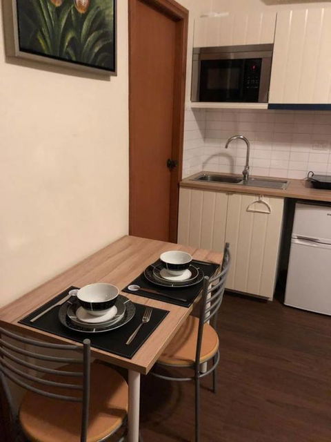 CozyStudioUnit In BeverlyHills (Train Accessible) - Redcliffe Tourism 3