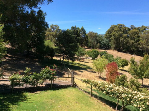 Crabapple Lane - Redcliffe Tourism 1