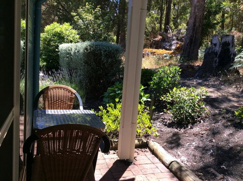 Crabapple Lane - Redcliffe Tourism 3