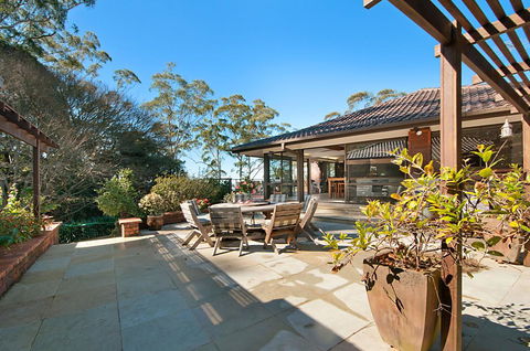 Craigdarroch Courtyard Cottage, 22 Bartle Road - Redcliffe Tourism 3