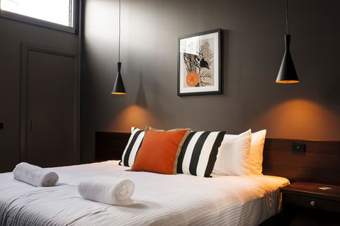 Criterion Hotel Sale - Redcliffe Tourism 1