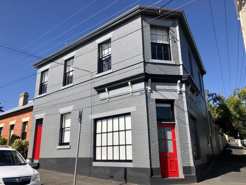 Cromwell Apartment - 3 Red Doors Battery Point - Redcliffe Tourism 0