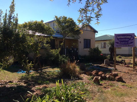 CupnSaucer Cottage - Redcliffe Tourism 1