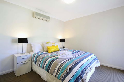 Cypress Townhouse 11 - Redcliffe Tourism 0