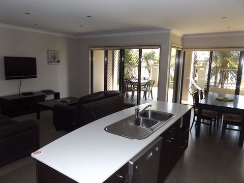 Cypress Water Front Apartments - Redcliffe Tourism 1