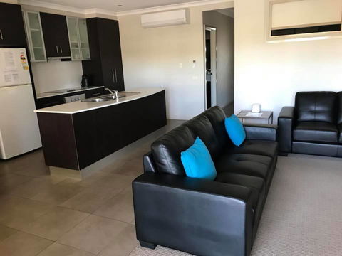 Cypress Water Front Apartments - Redcliffe Tourism 3