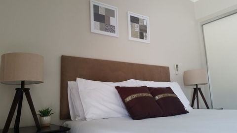 Cypress Waterfront Spa Apartment - Redcliffe Tourism 2