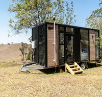 Dam It Getaway Tiny House - Redcliffe Tourism