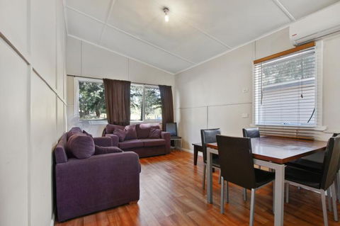 Dargo River Inn - Redcliffe Tourism 2