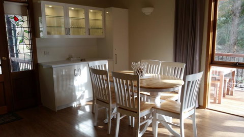 Day Dream Cottage - Redcliffe Tourism 3