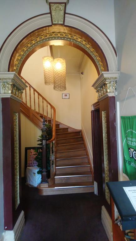 Delatite Hotel - Redcliffe Tourism 1