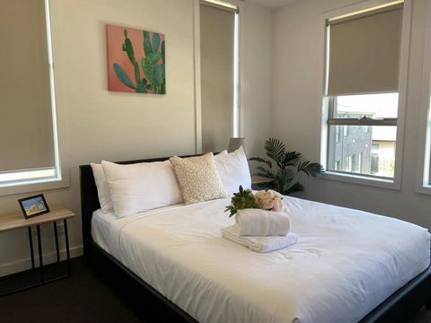 Delicate And Peaceful Bundoora Townhouse 11-R2 - Redcliffe Tourism 0