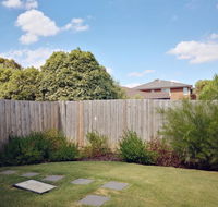 Delicate and Peaceful Bundoora Townhouse 20-R2 - Redcliffe Tourism