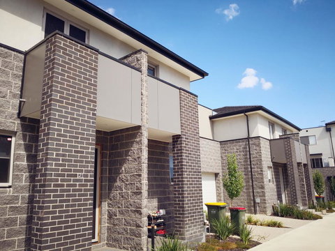 Delicate And Peaceful Bundoora Townhouse 7-R4 - Redcliffe Tourism 1
