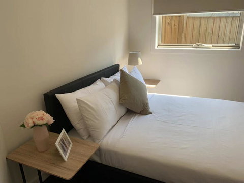 Delicate And Peaceful Bundoora Townhouse 7-R4 - Redcliffe Tourism 3