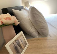 Delicate Bedroom in Bentleigh East - Redcliffe Tourism
