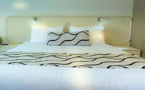 Deniliquin Country Club Motor Inn - Redcliffe Tourism 0