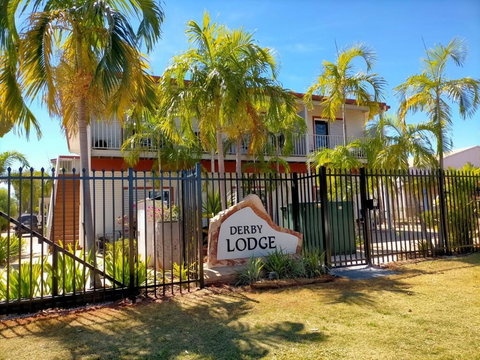 Derby Lodge Motel - Redcliffe Tourism 0