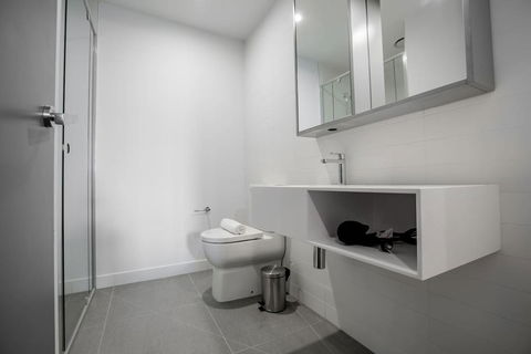Designer 2 Bdrms APT@Parkville Free Carpark+wifi - Redcliffe Tourism 1