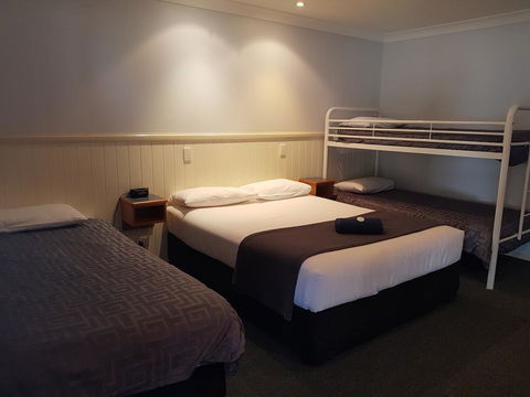 Dirranbandi Motor Inn - Redcliffe Tourism 1