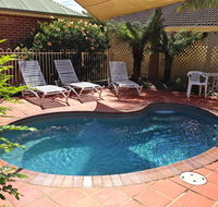 Dolphin Shores - Redcliffe Tourism