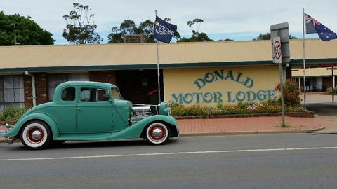 Donald Motor Lodge - Redcliffe Tourism 0