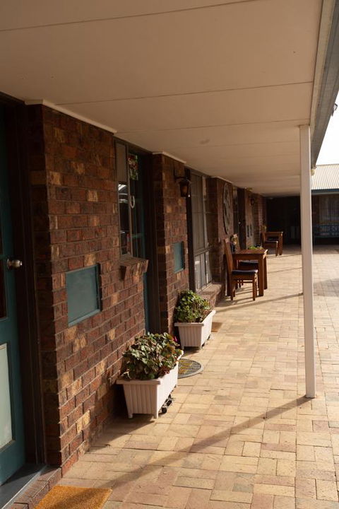 Donald Motor Lodge - Redcliffe Tourism 3