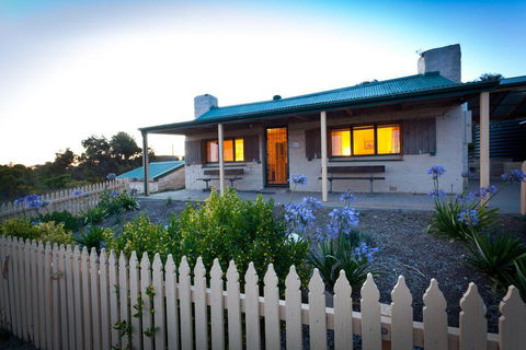 Donington Cottage Lincoln National Park - Redcliffe Tourism 0